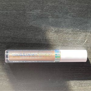 Loreal Brilliant Eyes Eyeshadow in Crystal Shine, a Champagne Peach Color